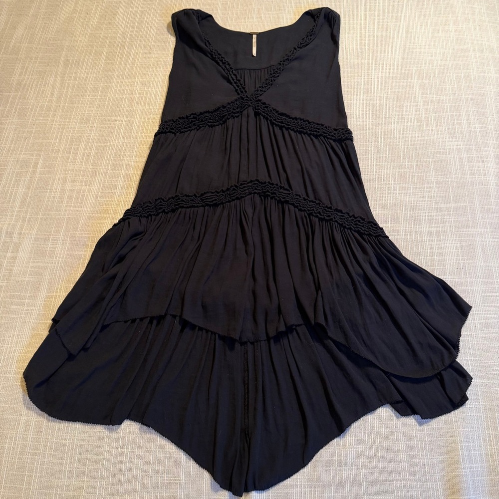 Free People Black Smocked Tiered Handkerchief Hem Sleeveless Tunic Blouse Small